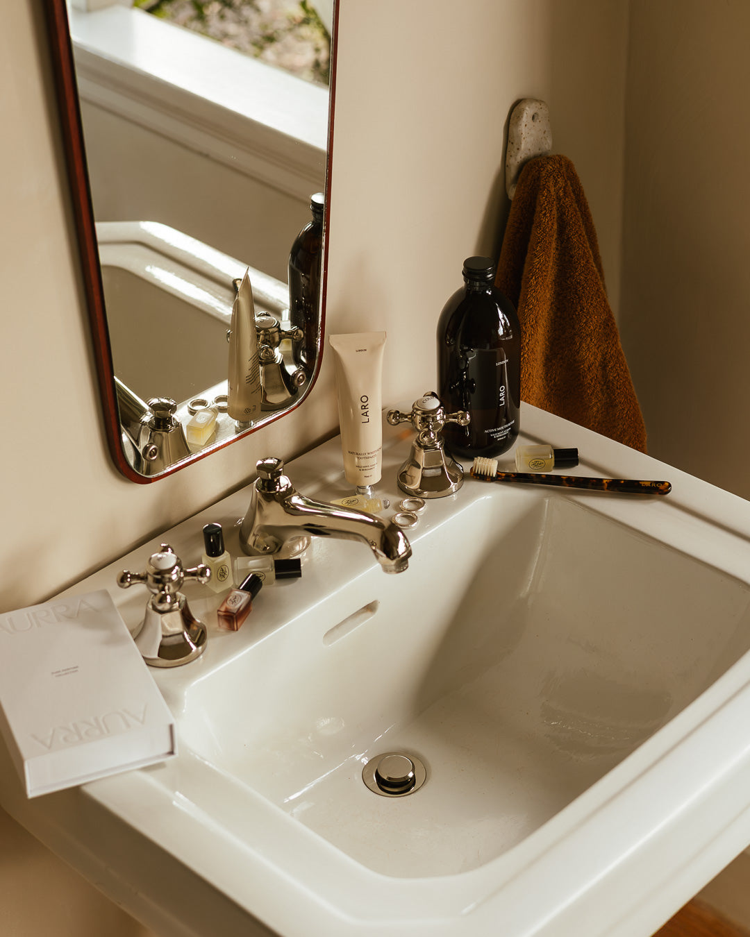 A Conscious Black Friday - Laro × Aurra London Giveaway