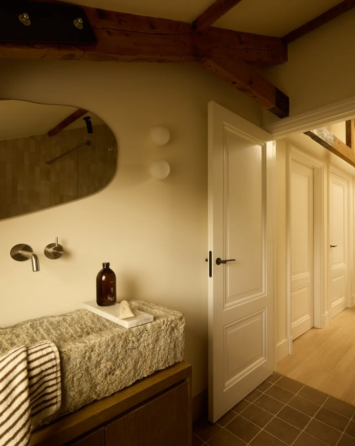 Laro in Beautifully Designed Bathrooms: When Oral Care Becomes Part of the Interior Story